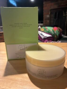 Mary Kay Satin Body Whipped Shea Crème - Light Green & Cream Jar